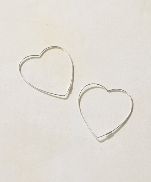 ear PAPILLONNER(イアパピヨネ)の「《スターリングシルバー使用》ハート型BIGフープピアス(ピアス(両耳用)・レディース・シルバー系その他4・FREE)」の1枚目の写真
