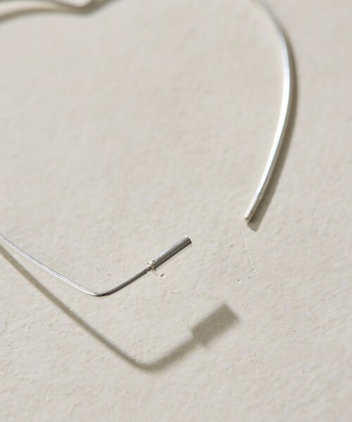 ear PAPILLONNER(イアパピヨネ)の「《スターリングシルバー使用》ハート型BIGフープピアス(ピアス(両耳用)・レディース・シルバー系その他4・FREE)」の3枚目の写真