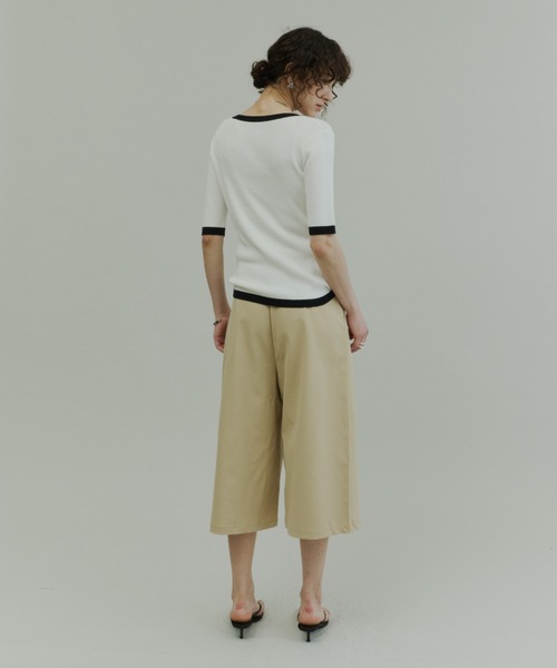 Plumel(プルメル)の「Tuck Wide Bermuda Pants / タックワイドバミューダパンツ(その他パンツ・レディース・ブラック/ベージュ/ライトグレー・MEDIUM/LARGE)」の14枚目の写真