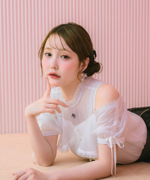 couture BY ROJITA(クチュールバイロジータ)の「肩開きフリルブラウス(シャツ/ブラウス・レディース・ホワイト/ブラック/アイボリー・FREE)」の10枚目の写真