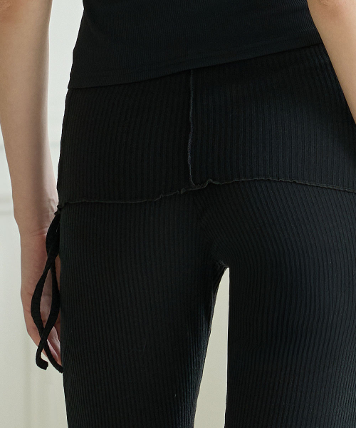 DEVIWEAR(デヴィウェア)の「ビビアナシャーリングロングパンツ DEVI-B0098-ブラック(スウェットパンツ・レディース・ブラック・SMALL/MEDIUM/LARGE)」の4枚目の写真