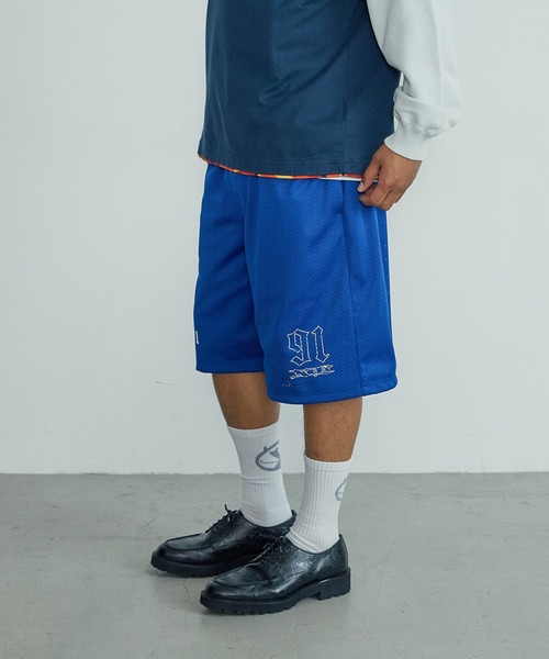 XLARGE(エクストララージ)の「OLD ENGLISH MESH SHORTS(その他パンツ・メンズ・ブラック/グレー/ブルー・S/M/L/XL)」の4枚目の写真
