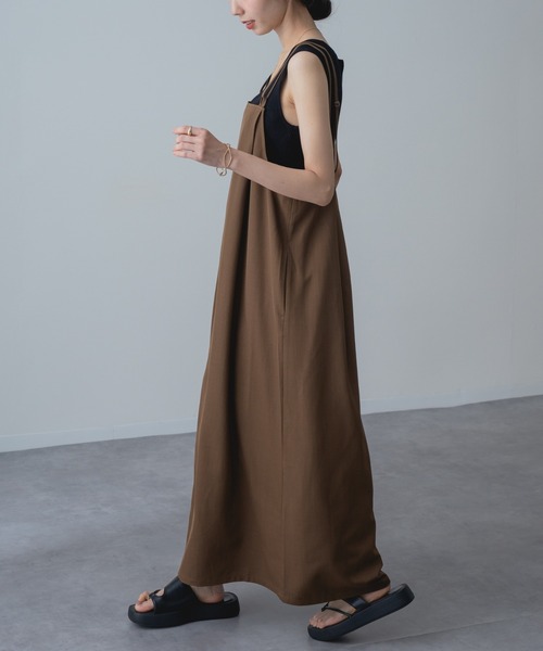 refinedworks（リファインドワークス）の「【refinedworks】ドライ質感 の キャミワンピース / 袖なし（ワンピース・レディース・ブラック/ブラウン・FREE）」の11枚目の写真