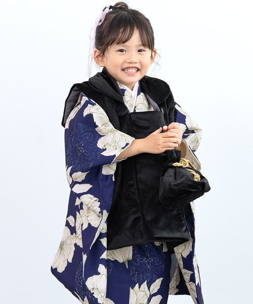 SOUBIEN（ソウビエン）の「【floro by SOUBIEN】3歳女の子用七五三セット（被布コート/着物/襦袢/草履/巾着）（着物・キッズ・ライトパープル/ホワイト系その他/ホワイト×レッド/オフホワイト/クリーム/サンドベージュ/ホワイト×パープル/ブラック×ピンク/ブラック系/ホワイト系/ホワイト系その他2/ネイビー系2/ネイビー系1/ピンク系/ローズ系/レッド系/パイングリーン系/グリーン系/ベージュ系/ライトグレー系/アイボリー/マスタード/スカイブルー系・ONE SIZE）」の18枚目の写真