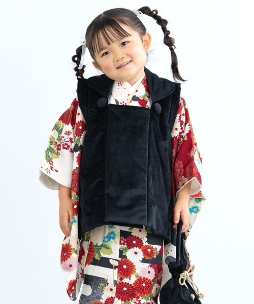 SOUBIEN（ソウビエン）の「【floro by SOUBIEN】3歳女の子用七五三セット（被布コート/着物/襦袢/草履/巾着）（着物・キッズ・ライトパープル/ホワイト系その他/ホワイト×レッド/オフホワイト/クリーム/サンドベージュ/ホワイト×パープル/ブラック×ピンク/ブラック系/ホワイト系/ホワイト系その他2/ネイビー系2/ネイビー系1/ピンク系/ローズ系/レッド系/パイングリーン系/グリーン系/ベージュ系/ライトグレー系/アイボリー/マスタード/スカイブルー系・ONE SIZE）」の3枚目の写真