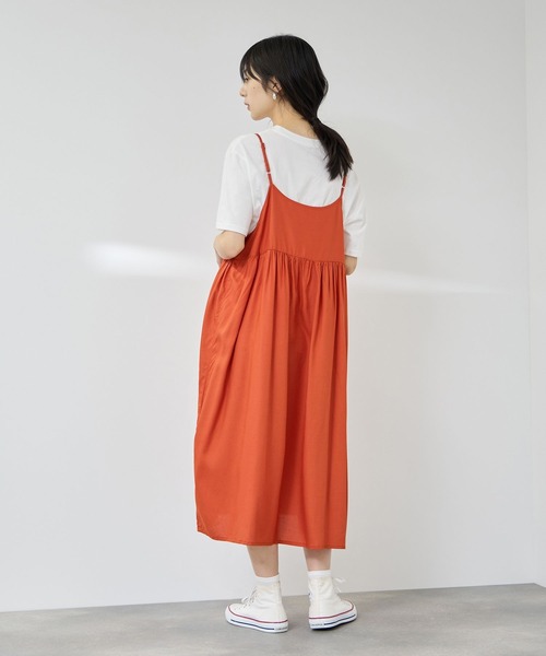 Mac-House(マックハウス)の「Free Nature ギャザーワンピース×Tシャツ アンサンブル(ワンピース・レディース・ブラック/オレンジ/グレー・L/M)」の6枚目の写真