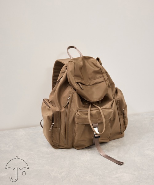 ADAM ET ROPE'(アダムエロペ)の「【WEB限定】撥水アウトポケットリュック(バックパック/リュック・レディース・ブラック/ブラウン系その他3・FREE)」の2枚目の写真
