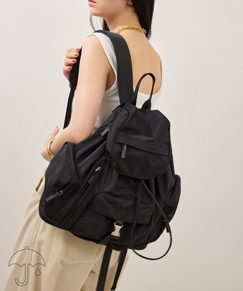 ADAM ET ROPE'(アダムエロペ)の「【WEB限定】撥水アウトポケットリュック(バックパック/リュック・レディース・ブラック/ブラウン系その他3・FREE)」の1枚目の写真