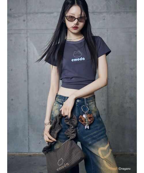 EMODA(エモダ)の「【ちいかわ】ラインストーンミニTシャツ(Tシャツ/カットソー・レディース・ブラウン/ブラック/ピンク/グレー・FREE)」の12枚目の写真