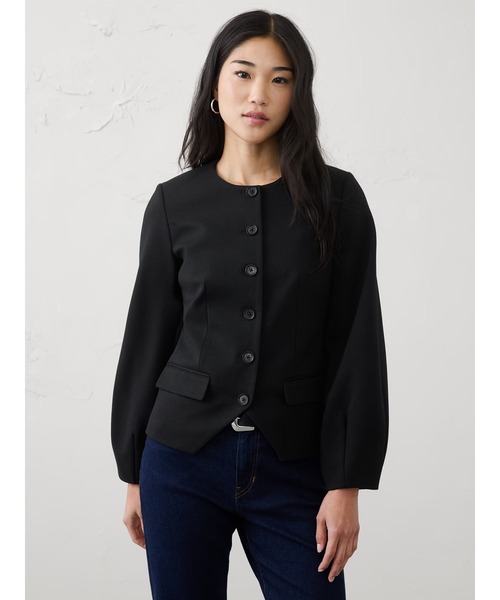 BANANA REPUBLIC FACTORY STORE(バナナリパブリック ファクトリーストア)の「BANANA REPUBLIC FACTORY STORE ポンチ ノーカラーブレザー(テーラードジャケット・レディース・ブラック/ブラウン・8/6/0/2/4)」の2枚目の写真