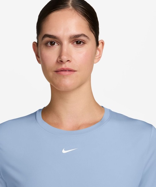 NIKE(ナイキ)の「NIKE ナイキ ナイキ ワン クラシック DF S/S トップ(Tシャツ/カットソー・レディース・ブルー・L/M/S)」の3枚目の写真