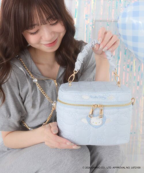 MAJESTIC LEGON(マジェスティックレゴン)の「ハローキティ バニティバッグ(ショルダーバッグ・レディース・アイボリー/ブルー・FREE)」の5枚目の写真