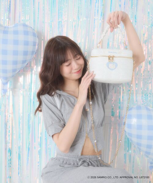 MAJESTIC LEGON(マジェスティックレゴン)の「ハローキティ バニティバッグ(ショルダーバッグ・レディース・アイボリー/ブルー・FREE)」の7枚目の写真