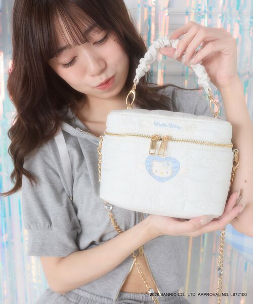 MAJESTIC LEGON(マジェスティックレゴン)の「ハローキティ バニティバッグ(ショルダーバッグ・レディース・アイボリー/ブルー・FREE)」の8枚目の写真