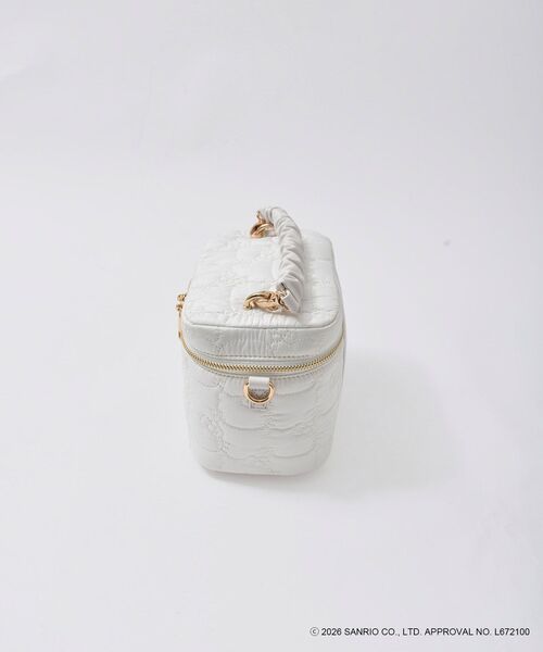 MAJESTIC LEGON(マジェスティックレゴン)の「ハローキティ バニティバッグ(ショルダーバッグ・レディース・アイボリー/ブルー・FREE)」の16枚目の写真