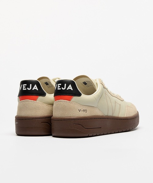 VEJA(ヴェジャ)の「VEJA V-90 ZZ レザースニーカー(スニーカー・レディース・キナリ・41/26.5cm/42/27cm/43/28cm/37/23/38/24/39/25/40/25.5cm)」の4枚目の写真