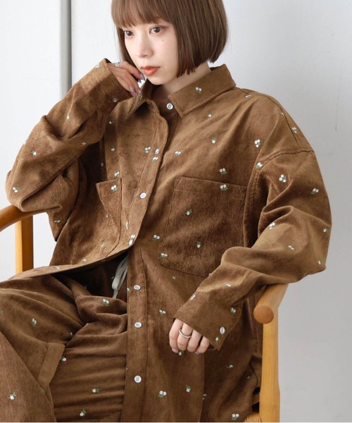 tiptop(ティップトップ)の「コーデュロイ花刺繍シャツジャケット(シャツ/ブラウス・レディース・ブラウン/アイボリー・FREE)」の2枚目の写真