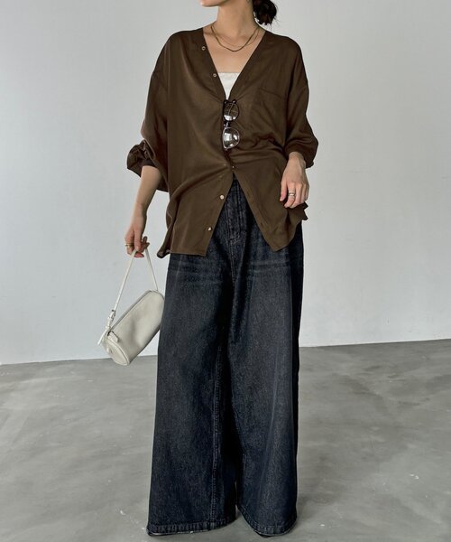 DouDou（ドゥドゥ）の「GOLDボタンVVシャツ（シャツ/ブラウス・レディース・オフホワイト/ピンクベージュ/ブラウン/ブラック・FREE）」の17枚目の写真