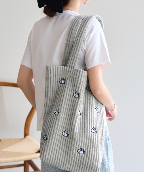 KOBE LETTUCE（コウベレタス）の「[ 11ぴきのねこコラボ ] 刺繍トートバッグ（トートバッグ・レディース・アイボリー/ネイビー/グレー・F）」の7枚目の写真