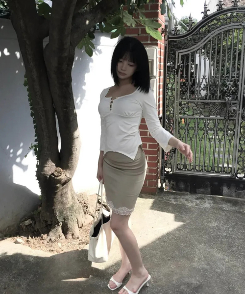 REISE MIYA（レイズミヤ）の「アリンシルキー スリムトップ [アイボリー]（Tシャツ/カットソー・レディース・その他・SMALL/MEDIUM）」の8枚目の写真