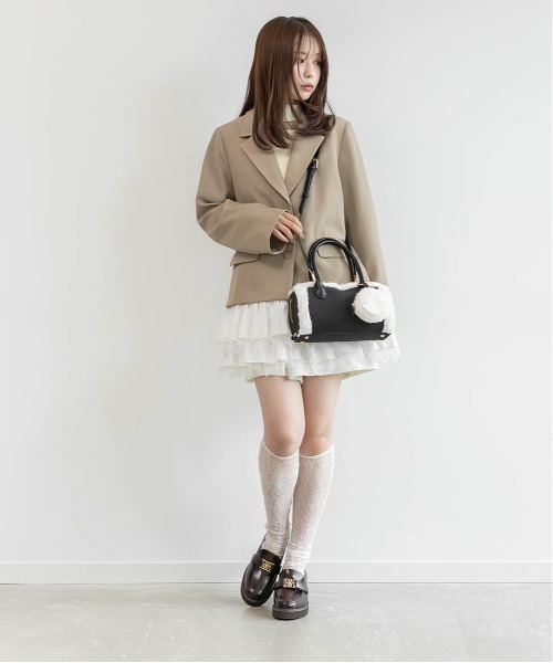 RANDA(ランダ)の「2WAY ポーチ付きファートリムボストンバッグ(ハンドバッグ・レディース・キャメル/ブラック・L)」の15枚目の写真