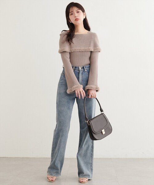 natural couture(ナチュラルクチュール)の「ふわふわファーオフショル風ニット(ニット/セーター・レディース・ライトベージュ/グレイッシュベージュ/ブラウン/オフホワイト/ブラック・FREE)」の6枚目の写真