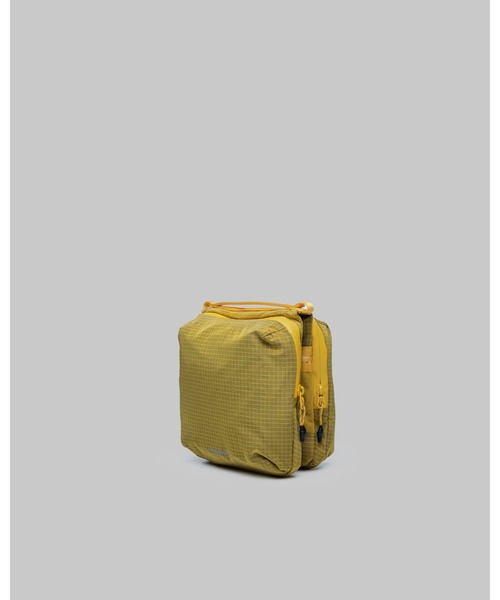 Topologie（トポロジー）の「Cassette Sacoche Medium（カセット サコッシュ ミディアム）（ショルダーバッグ・レディース・マスタード・ONE SIZE）」の2枚目の写真