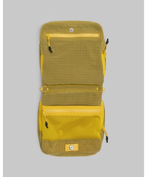 Topologie（トポロジー）の「Cassette Sacoche Medium（カセット サコッシュ ミディアム）（ショルダーバッグ・レディース・マスタード・ONE SIZE）」の4枚目の写真
