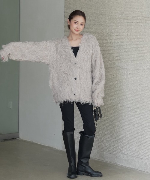 BIRTHDAY BASH(バースデイバッシュ)の「SHAGGY V NECK LOOSE CARDIGAN GREIGE(シャギーブイネックルーズカーティガン)(カーディガン/ボレロ・レディース・グレー系その他・FREE)」の8枚目の写真