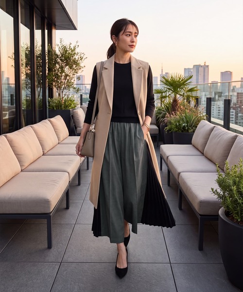 STYLE DELI(スタイルデリ)の「【DELI by】サイドプリーツ切替のスカートライクパンツ(その他パンツ・レディース・ブラック/グレー・M)」の3枚目の写真