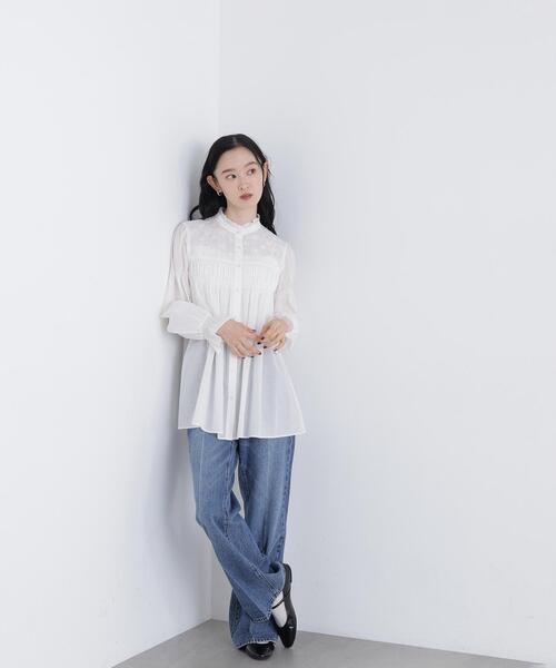 N.(N. Natural Beauty Basic)(エヌエヌナチュラルビューティーベーシック)の「刺繍切替シャーリングブラウス(シャツ/ブラウス・レディース・ブルー/オフホワイト・FREE)」の3枚目の写真