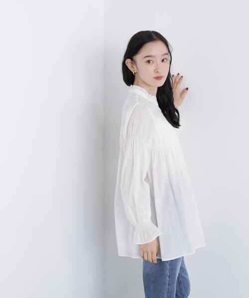 N.(N. Natural Beauty Basic)(エヌエヌナチュラルビューティーベーシック)の「刺繍切替シャーリングブラウス(シャツ/ブラウス・レディース・ブルー/オフホワイト・FREE)」の6枚目の写真