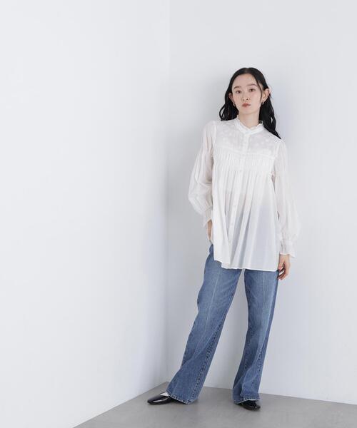 N.(N. Natural Beauty Basic)(エヌエヌナチュラルビューティーベーシック)の「刺繍切替シャーリングブラウス(シャツ/ブラウス・レディース・ブルー/オフホワイト・FREE)」の7枚目の写真