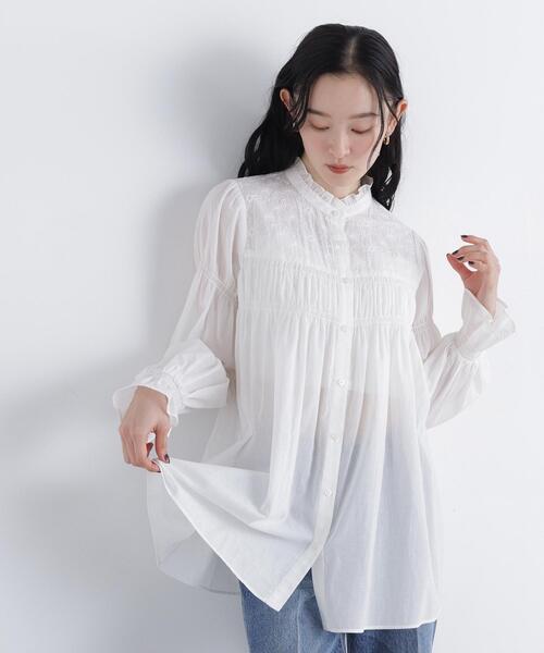 N.(N. Natural Beauty Basic)(エヌエヌナチュラルビューティーベーシック)の「刺繍切替シャーリングブラウス(シャツ/ブラウス・レディース・ブルー/オフホワイト・FREE)」の8枚目の写真