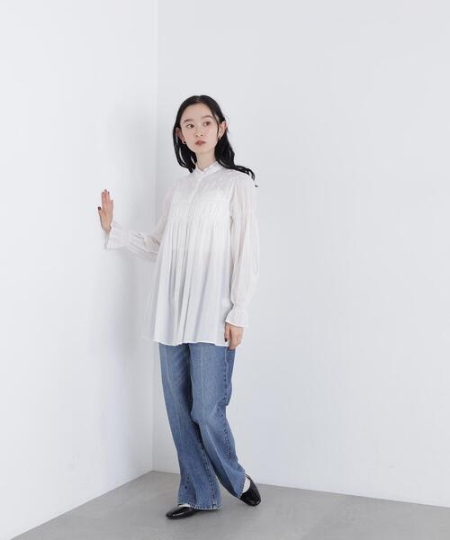 N.(N. Natural Beauty Basic)(エヌエヌナチュラルビューティーベーシック)の「刺繍切替シャーリングブラウス(シャツ/ブラウス・レディース・ブルー/オフホワイト・FREE)」の9枚目の写真