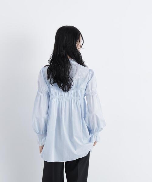 N.(N. Natural Beauty Basic)(エヌエヌナチュラルビューティーベーシック)の「刺繍切替シャーリングブラウス(シャツ/ブラウス・レディース・ブルー/オフホワイト・FREE)」の14枚目の写真