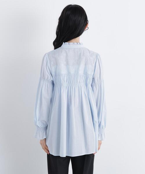 N.(N. Natural Beauty Basic)(エヌエヌナチュラルビューティーベーシック)の「刺繍切替シャーリングブラウス(シャツ/ブラウス・レディース・ブルー/オフホワイト・FREE)」の22枚目の写真