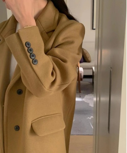YUGA(ユーガ)の「YUGA_YGMC Korean-style Wool-look tailored long coat(テーラードジャケット・レディース・キャメル/ブラック/ライトグレー・FREE)」の14枚目の写真