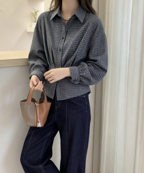 Aelina(エリナ)の「襟付き長袖チェック柄シャツ(シャツ/ブラウス・レディース・ネイビー・L/M)」の8枚目の写真
