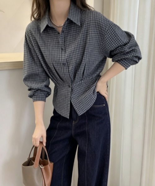 Aelina(エリナ)の「襟付き長袖チェック柄シャツ(シャツ/ブラウス・レディース・ネイビー・L/M)」の9枚目の写真