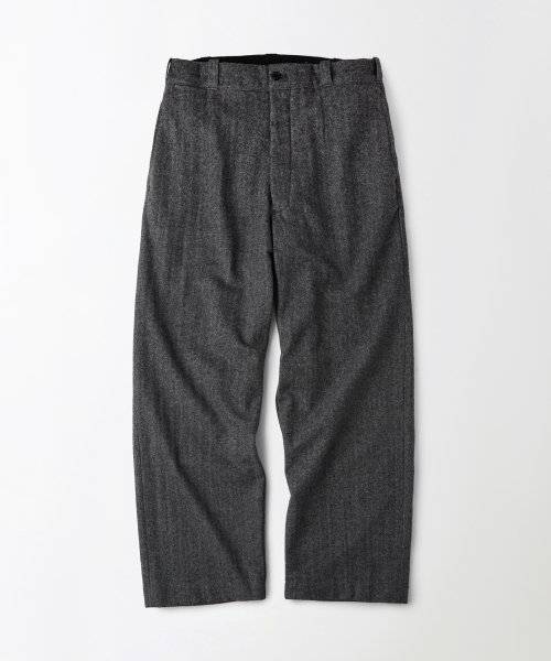 OUTSTANDING(アウトスタンディング)の「WOOL HERRINGBONE OFFICER TROUSERS_CHARCOAL(スラックス・メンズ・その他・SMALL/MEDIUM/LARGE)」の1枚目の写真