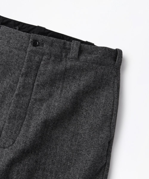 OUTSTANDING(アウトスタンディング)の「WOOL HERRINGBONE OFFICER TROUSERS_CHARCOAL(スラックス・メンズ・その他・SMALL/MEDIUM/LARGE)」の7枚目の写真