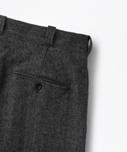 OUTSTANDING(アウトスタンディング)の「WOOL HERRINGBONE OFFICER TROUSERS_CHARCOAL(スラックス・メンズ・その他・SMALL/MEDIUM/LARGE)」の9枚目の写真