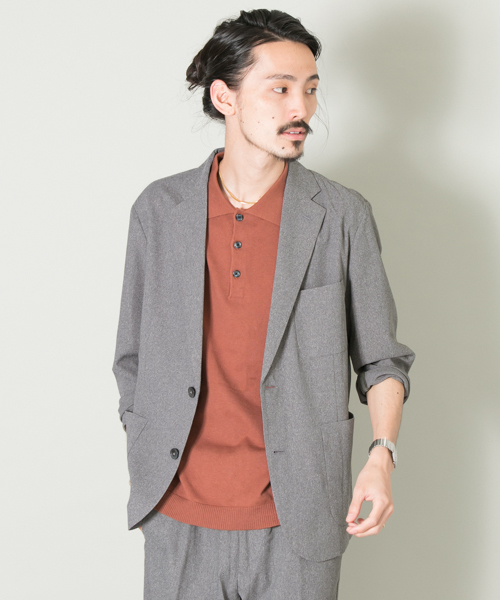URBAN RESEARCH(アーバンリサーチ)の「COOL DRY KARAMI 2B JACKET(テーラードジャケット・メンズ・グレー/ネイビー・MEDIUM/LARGE)」の1枚目の写真