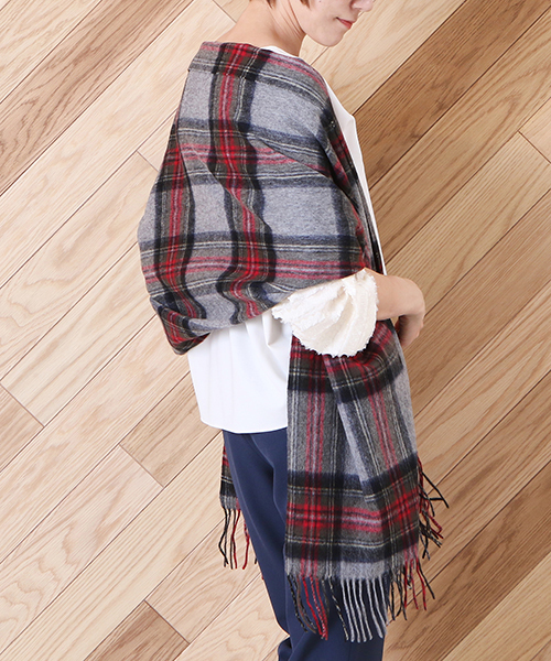 un dix cors（アンディコール）の「ウールチェックストール（ストール/ショール・レディース・ベージュ/グレー/レッド/ブラック/ネイビー/グリーン・ﾌﾘ-）」の14枚目の写真