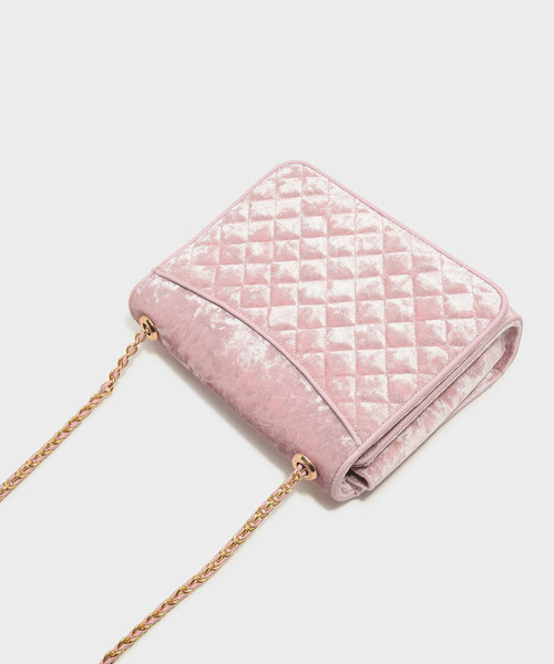 CHARLES & KEITH(チャールズ & キース)の「キルティングスリングバッグ / QUILTED SLING BAG(メッセンジャーバッグ・レディース・ピンク/レッド・M)」の3枚目の写真