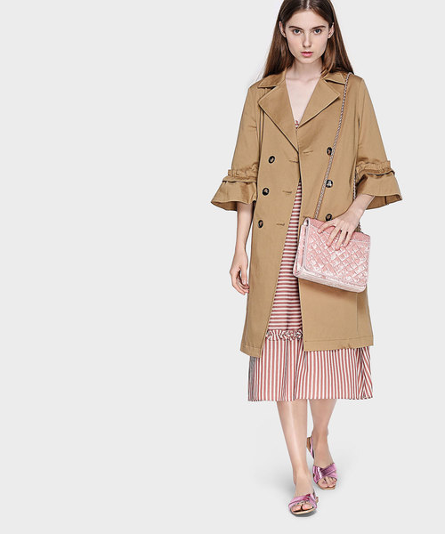 CHARLES & KEITH(チャールズ & キース)の「キルティングスリングバッグ / QUILTED SLING BAG(メッセンジャーバッグ・レディース・ピンク/レッド・M)」の6枚目の写真