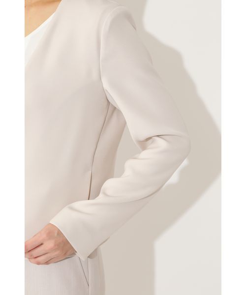 22 OCTOBRE(ヴァンドゥ-オクトーブル)の「ノーカラーツイルジャケット(ノーカラージャケット・レディース・ベージュ/ネイビー・36/38/40)」の16枚目の写真