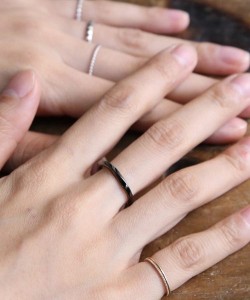 YArKA（ヤーカ）の「【YArKA/ヤーカ】silver925 twist ring [taif]/シルバー925 ツイストリング（リング・レディース・ブラック/シルバー/ゴールド・#13/#11/#15/#9/#7/#17/#21/#19）」の10枚目の写真