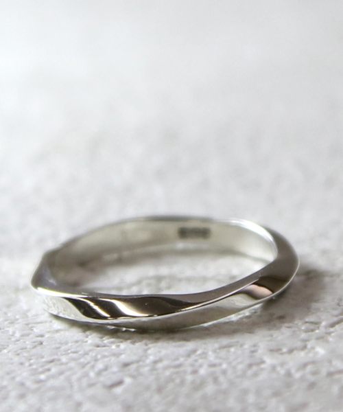 YArKA（ヤーカ）の「【YArKA/ヤーカ】silver925 twist ring [taif]/シルバー925 ツイストリング（リング・レディース・ブラック/シルバー/ゴールド・#13/#11/#15/#9/#7/#17/#21/#19）」の12枚目の写真